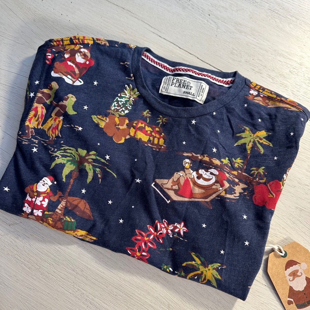 NWT New! Free Planet Men's‎ Small Blue Santa Hawaiian Print T-Shirt Christmas